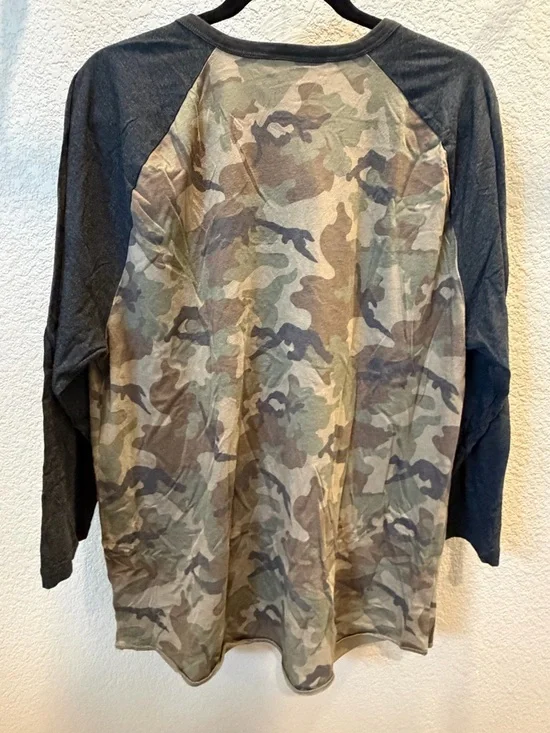 American Eagle Outfitters Men’s Camo Henley Raglan Shirt - Green/Charcoal - Picture 6 of 6